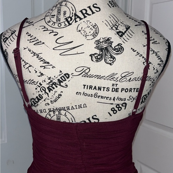 Like New Express Body Contour Ruched Top - Picture 3 of 4